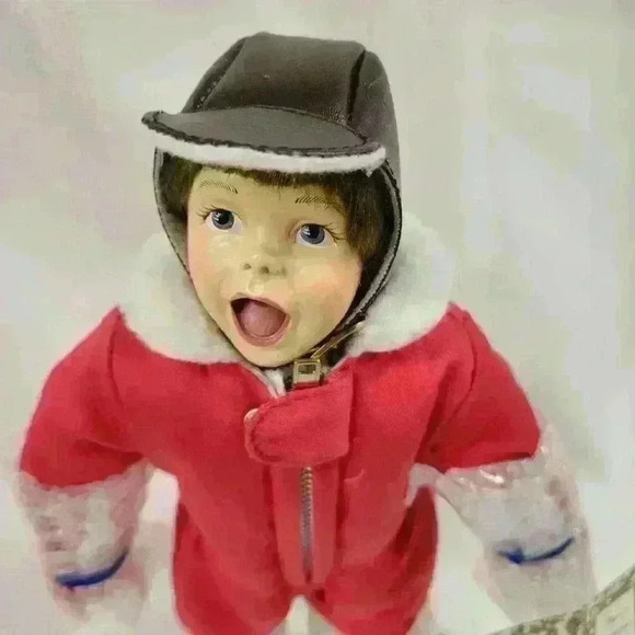 Ashton Drake-MERRY CHRISTMAS GRANDMA-Doll - Picture 2 of 8